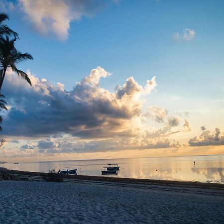 Sheratton Beach Villagio Mombasa Bagian luar foto