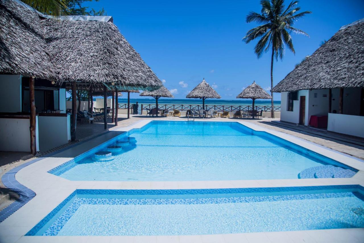 Sheratton Beach Villagio Mombasa Bagian luar foto
